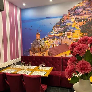 Les Jardins Carol Hotel